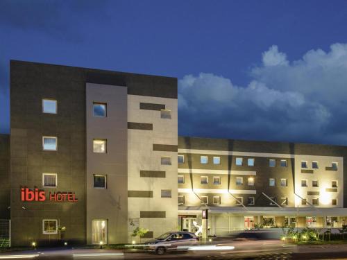 Boa Viagem Hotel | Pet-Friendly Stay at ibis Recife Aeroporto with Breakfast