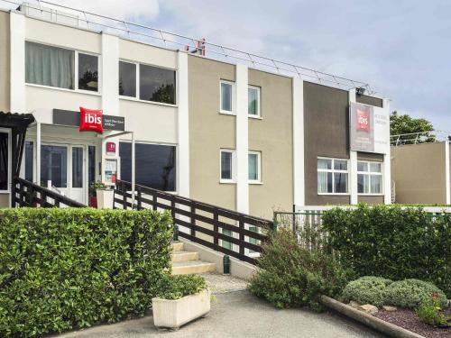 Saint-Rambert-d'Albon Hotel | Cozy ibis Saint Rambert d'Albon: Pet Friendly & Family Oriented