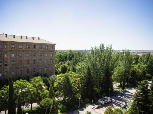 Santo Tomas Hotel | Pet-Friendly Ibis Salamanca with Top Amenities Await You