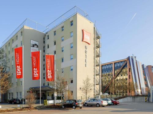 Leinfelden-Echterdingen Hotel | Discover ibis Stuttgart Airport Messe: Pet-Friendly Comfort