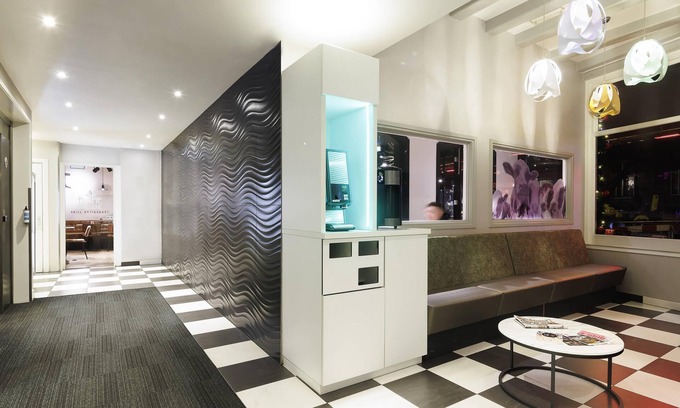 Burgwallen Nieuwe Zijde Hotel | Convenient ibis Styles Amsterdam Central Station Awaits You