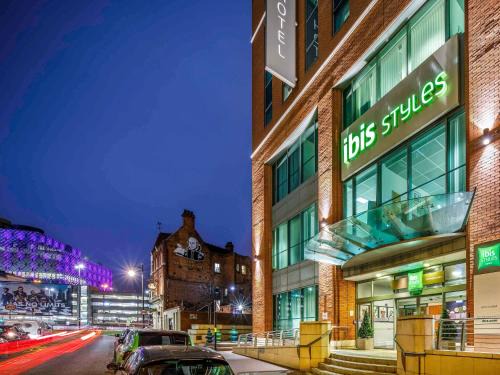 Birmingham City Centre Hotel | Modern ibis Styles Birmingham Centre: Family & Pet Friendly
