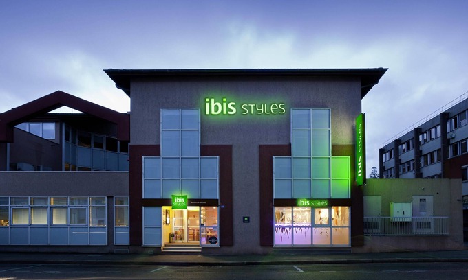 Champ de Foire Hotel | Discover ibis Styles Bourg en Bresse: Family-Friendly Getaway