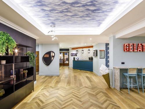 Bournemouth City Centre Hotel | Comfortable ibis Styles Bournemouth with Pool & Restaurant