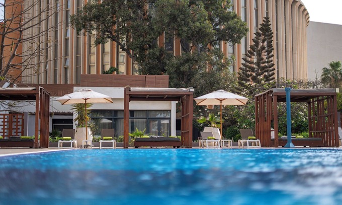 Dakar-Plateau Hotel | Discover ibis Dakar: Pool, Spa & Family-Friendly Stays