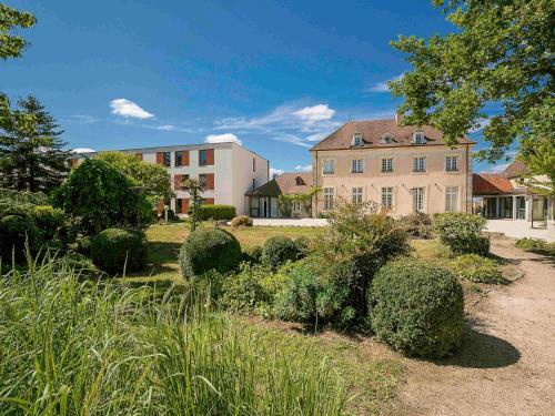 Longvic Hotel | Stay at ibis Styles Dijon Sud with Pool and Ocean View