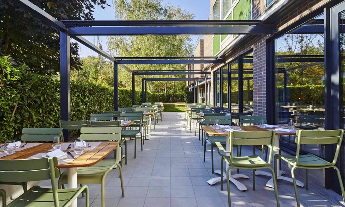Lisses Hotel | Relaxing ibis Styles Evry Lisses: Spa & Family-Friendly Stay