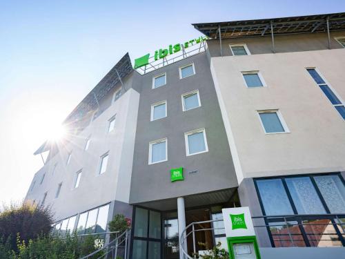 Gueret Hotel | Pet-Friendly ibis Styles Guéret with Great Amenities