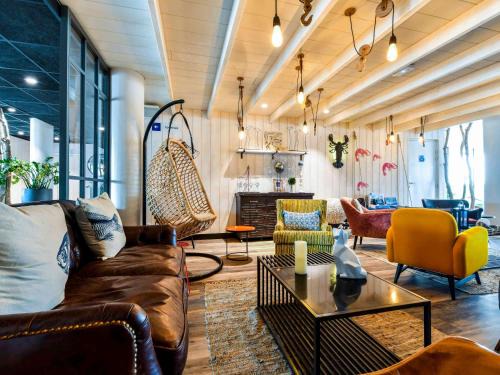 Quartier des Boucholeurs Hotel | Relax at Ibis Styles La Rochelle with Oceanfront Amenities