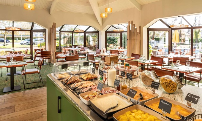 Lisieux Hotel | Inviting ibis Styles Lisieux Normandie with Spa & Pool