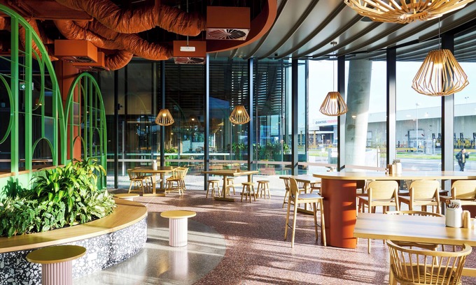 Melbourne Airport Hotel | Top-Rated Ibis Styles Melbourne Airport with Pool & Spa