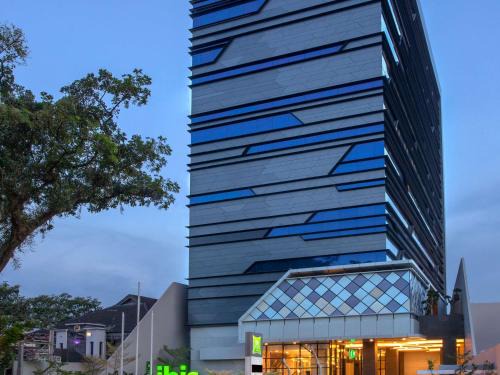 Medan Hotel | Comfortable Stay at ibis Styles Medan Pattimura with Pool