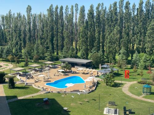Settala Hotel | Pet-Friendly ibis Styles Milano Est Settala with Pool & Ocean View