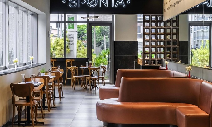 Central Zone Hotel | Discover Ibis Styles SP Centro: Family-Friendly Getaway
