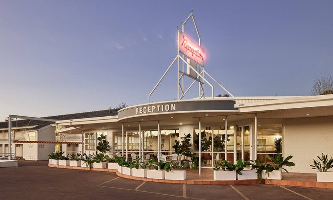 West Tamworth Hotel | Family-Friendly ibis Styles Tamworth with Pool & Spa