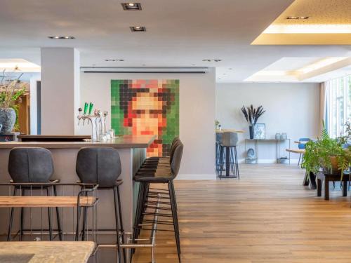 Zuidwest Hotel | Comfortable ibis Utrecht: Pet-Friendly Stay with Breakfast
