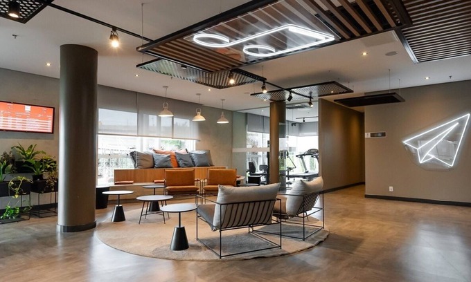 Jardim Carapina Hotel | Comfortable Stay at ibis Vitoria Aeroporto with Pool & Dining
