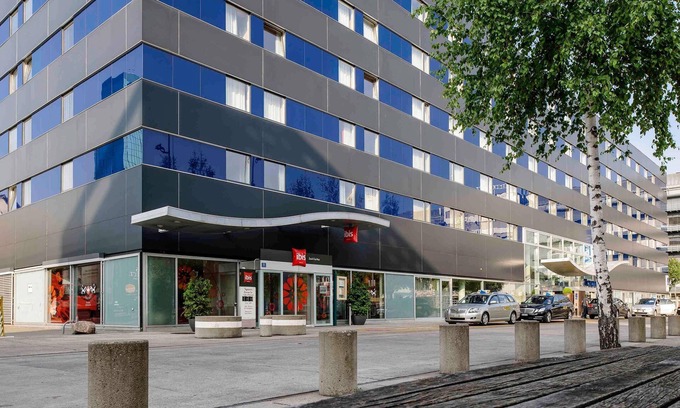 District 5 Hotel | Explore ibis Zurich City West with Pool & Spa Amenities