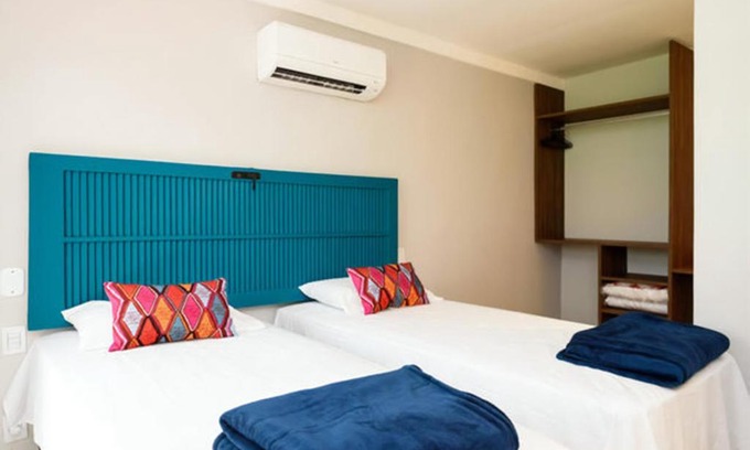 Icarai House | Inviting Icaraí Suítes: Family-Friendly with Kitchen Access