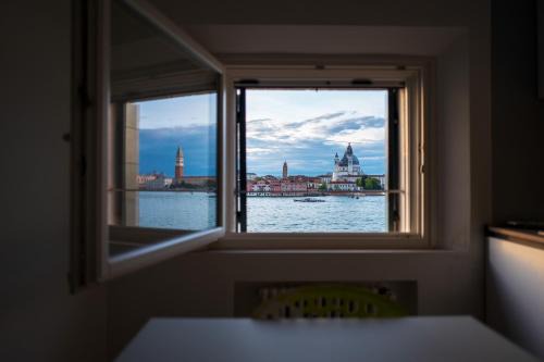 Isola San Giorgio Maggiore Apartment | Iconic Hotel - Breathtaking Views in Venice, Rated 10/10