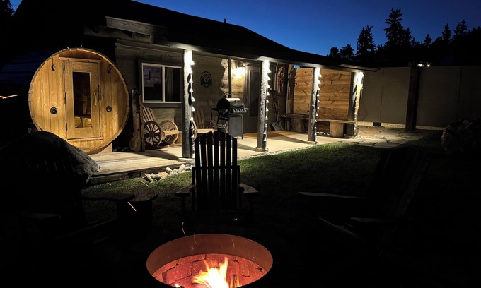 Divide Cabin | Mountain View Retreat with Sauna on 43 Acres - Rated 10/10