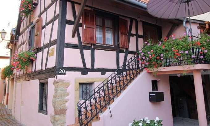 Rouffach House | Ideal Séjour Alsace: Family-Friendly Gîte with Breakfast