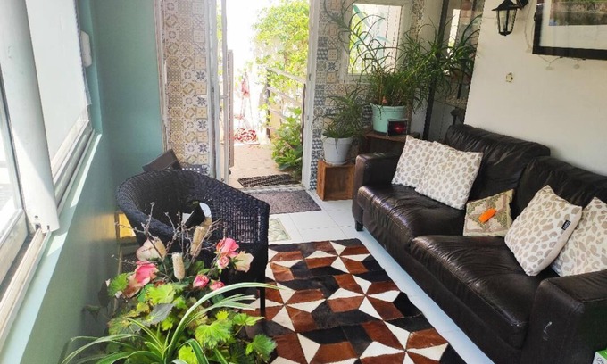 Argenteuil House | Ideal JO 2024: Spacious House with Hot Tub & Breakfast