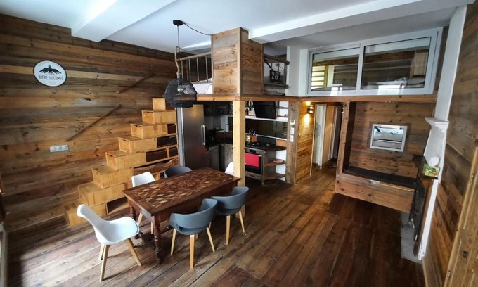 Saint-Etienne-de-Tinee Apartment | Tranquil Retreat in the Heart of the Village for Families