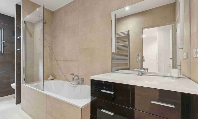 Passerelle Apartment | Stylish 2-Bedroom Apartment in Passage du Genie Awaits You