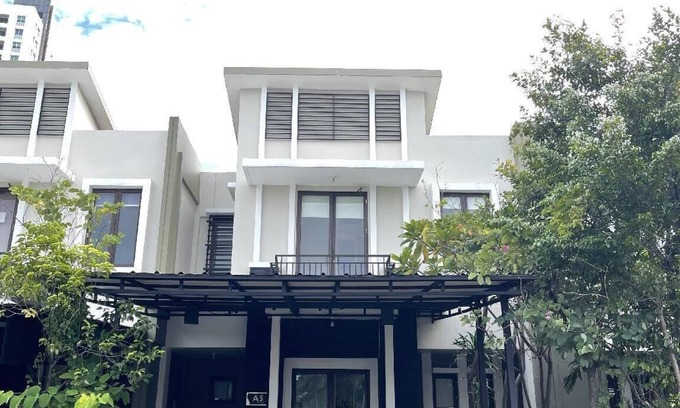 Jakarta House | One of a kind 3-bedroom house on the 10th floor of a mall in Central Jakarta