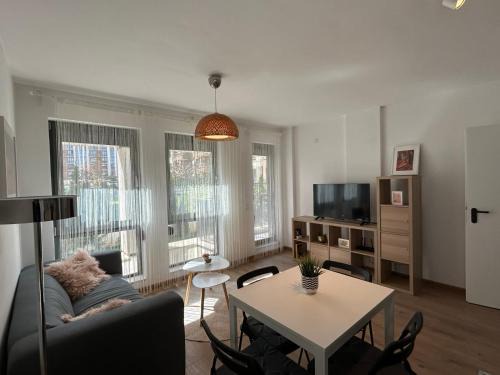Studentski Grad Apartment | Family-Friendly Idea Apartment with Top Guest Rating of 9/10