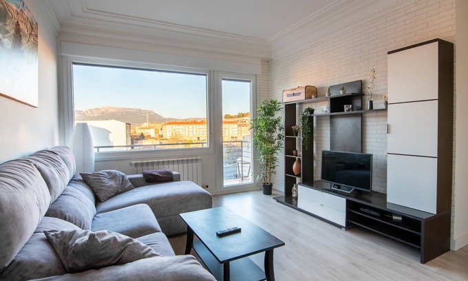 Haro Condo | Cozy Retreat for Couples and Remote Work in Haro La Rioja
