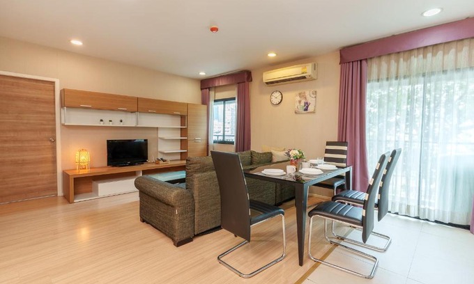 Ploenchit Apartment | Cozy Apartment @ Heart of Bangkok - Steps from BTS