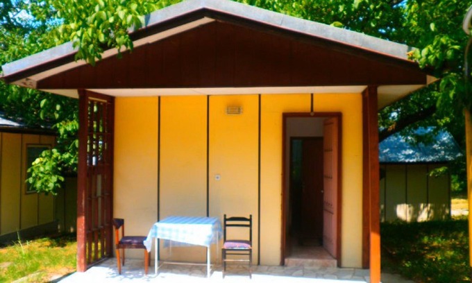 Kamena House | Cozy Bungalow for 2-3 Guests Amidst a Beautiful Garden