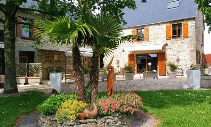 Ceaux House | Cozy Cottage for Couples in Chausey with Breakfast Included