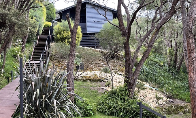 Hamelin Bay Ski Chalet | Romantic Bush Retreat Near Hamelin Bay Beach with Ocean View