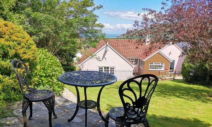 Porlock Cottage | Discover an Ideal Exmoor Escape: Family & Dog-Friendly Retreat