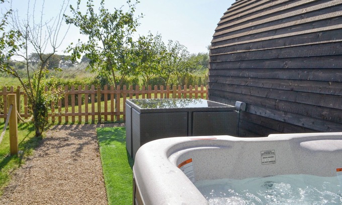 Mablethorpe Cottage | Perfect Getaway: Steps from Tranquil Sandy Beaches
