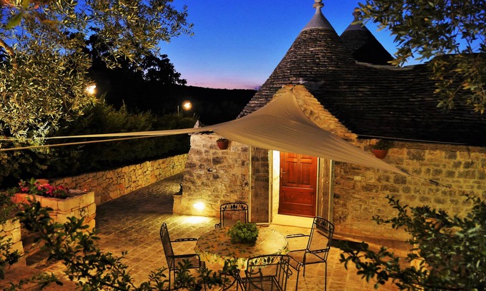 Alberobello Apartment | Perfect Retreat for Couples with Private Parking & Amenities