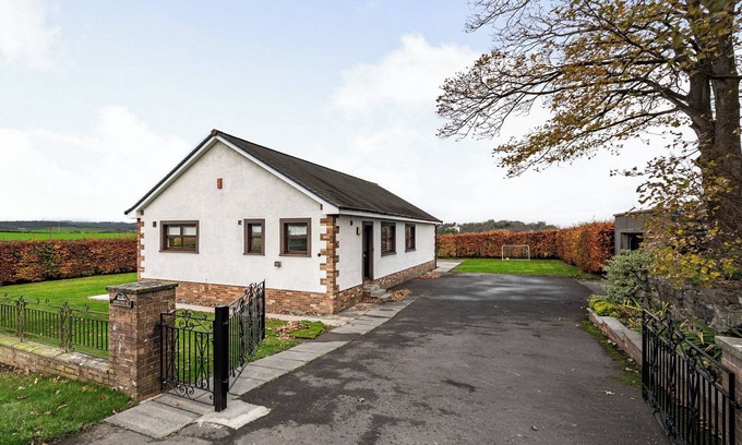 Kilmarnock Cottage | Explore Ayrshire Coast with Oceanfront Spa & Pet-Friendly Stays