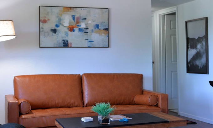 Mehlville Condo | Family & Business Haven with Pool, Spa, and Hot Tub