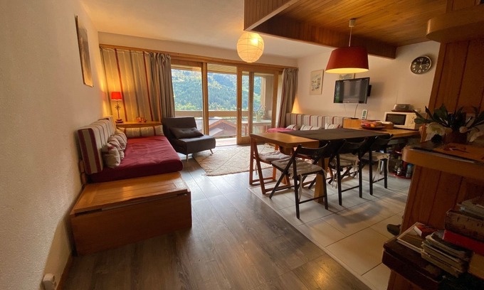 Meribel Condo | Family-Friendly Retreat with Ocean Views and Breakfast