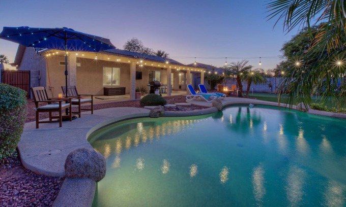Providence House | Perfect Retreat for Golfers and Hikers with Private Pool