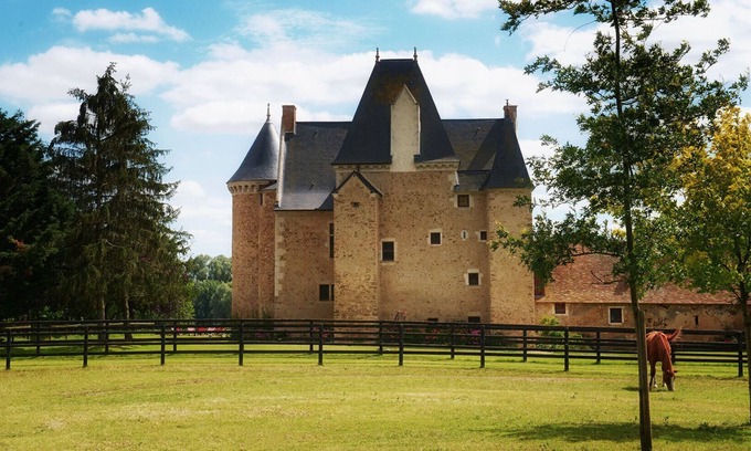 Roeze-sur-Sarthe Other | Premier Hotel for the 24 Hours of Le Mans Experience
