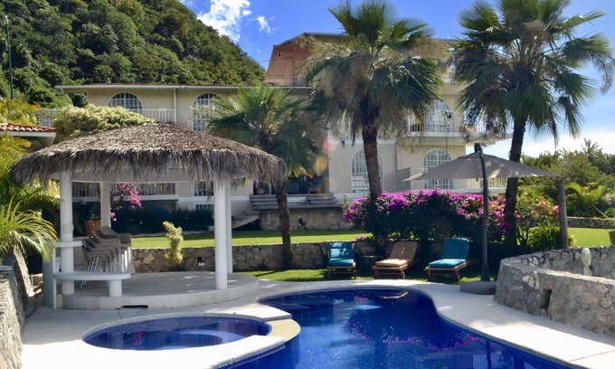 Morelos House | Perfect Retreat for Family Time and Remote Work