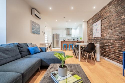 Plateau Mont Royal Apartment | Perfect Group Stay in Le Plateau Near Metro, Rated 9.4