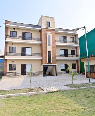 Amritsar Apartment | Cozy Home Stay with Pool, Breakfast & High Guest Rating