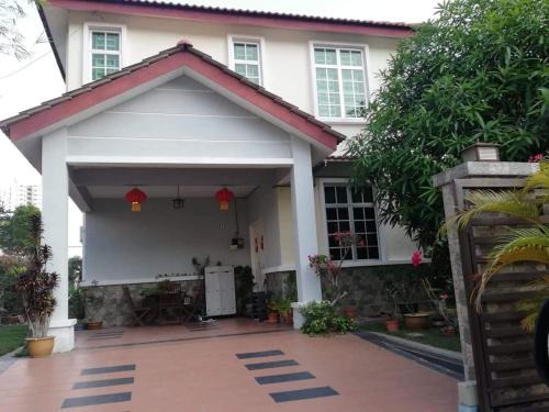 Bayan Lepas House | Cozy Holiday Homes in Malaysia for Families and Pets
