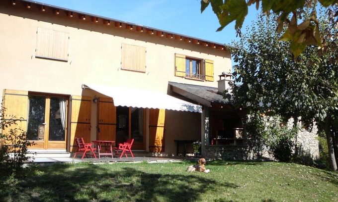 Err House | Cozy House Adjacent to Garden in Saillagouse Center