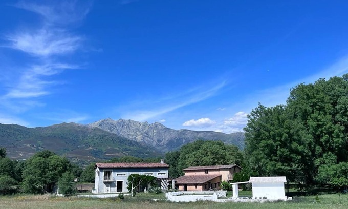 Candeleda Cottage | Perfect Home for Family Gatherings and Celebrations